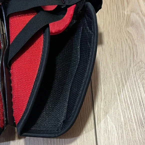Bauer Youth 10” (25cm) Black and Red Hockey Shin Guards - Picture 11 of 16